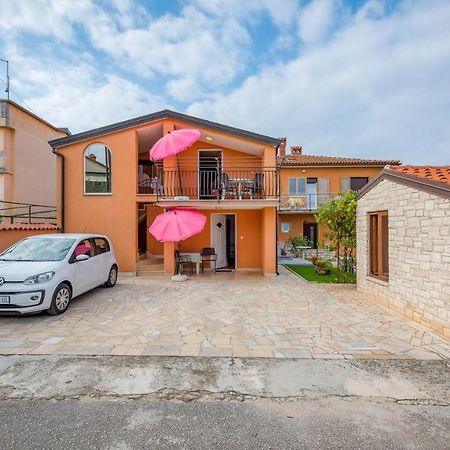 Ferucio House With Apartments Umag Exterior photo